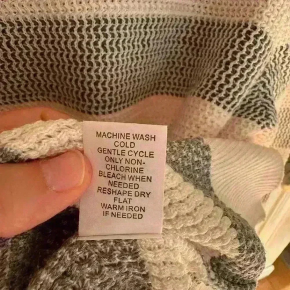 White and grey striped long pullover sweater by Market & Spruce size medium - Picture 6 of 13